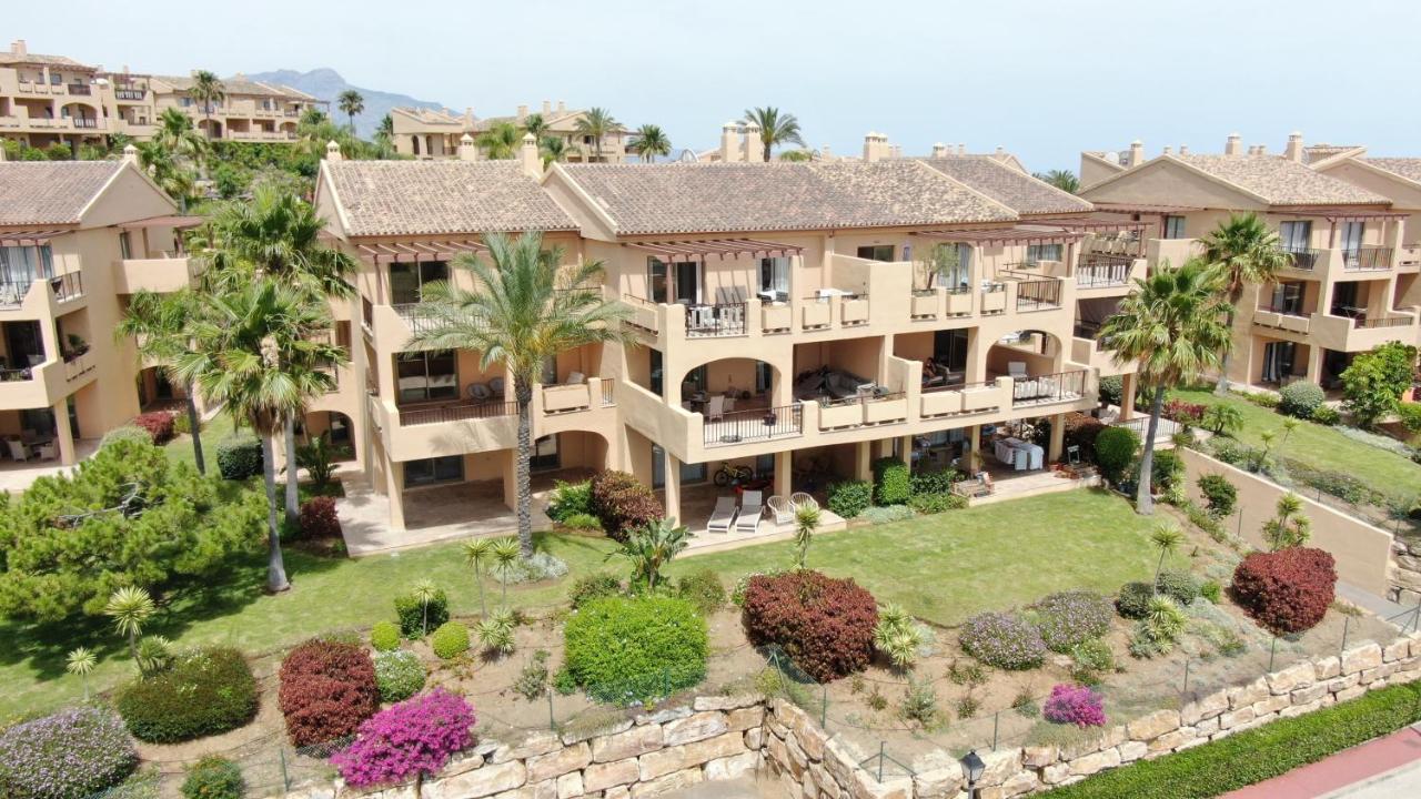 エステポナQuartiers Marbella Penthouse In Hacienda Cifuentes Benahavisアパートメント エクステリア 写真