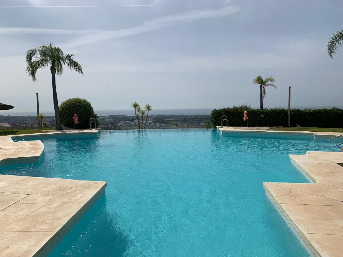 エステポナQuartiers Marbella Penthouse In Hacienda Cifuentes Benahavisアパートメント エクステリア 写真