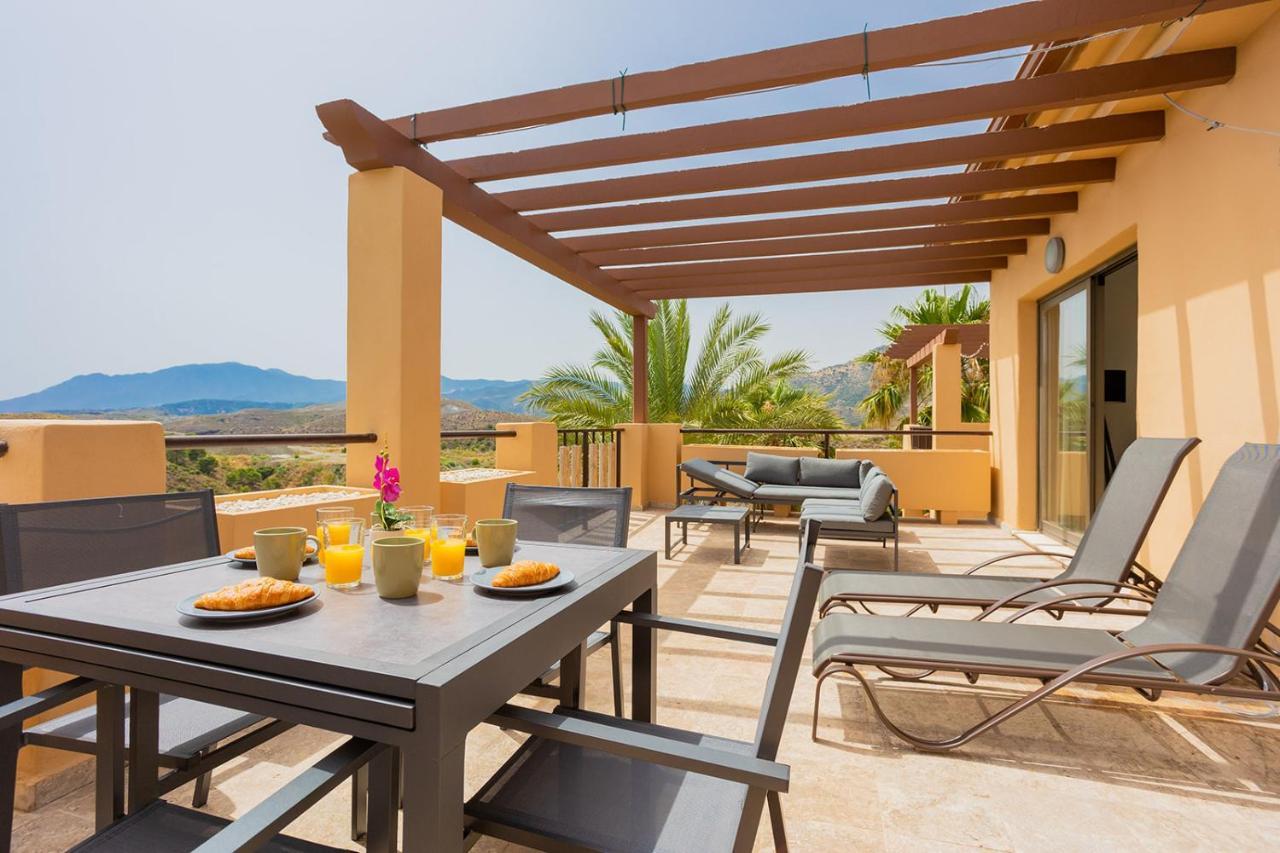 エステポナQuartiers Marbella Penthouse In Hacienda Cifuentes Benahavisアパートメント エクステリア 写真