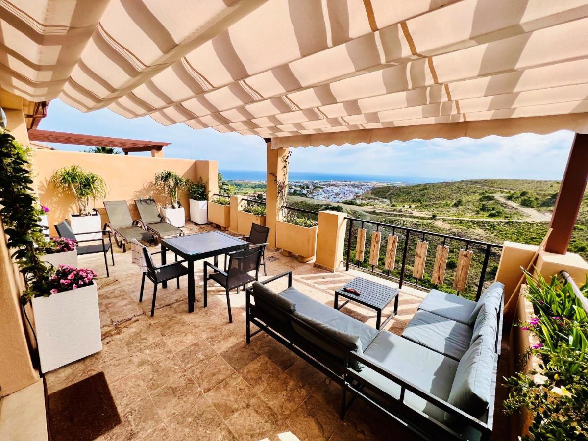 エステポナQuartiers Marbella Penthouse In Hacienda Cifuentes Benahavisアパートメント エクステリア 写真